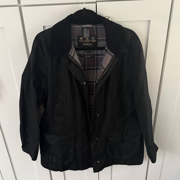 Beautiful Barbour coat. Size 12. Perfect for the fall!  Does not come w/hood. - Picture 1 of 3
